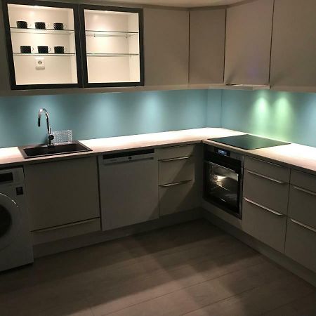 Beautiful Apartment In Central 레크네스 외부 사진